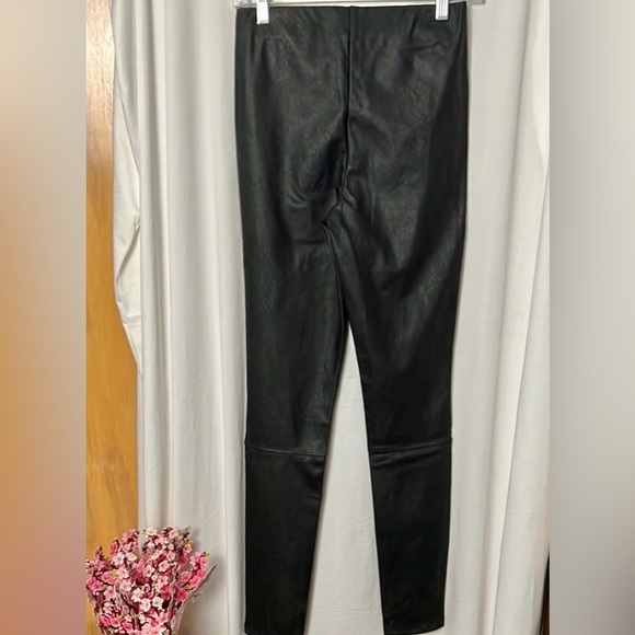 Good American Black Better Than Leather Faux Leather Leggings Size 2 - Picture 6 of 9